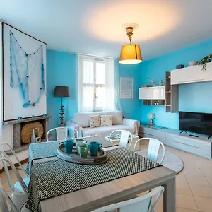 https://porto-azzurro-apartment.it-lombardy.com