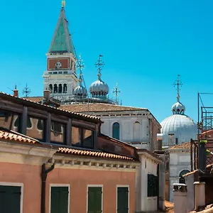 https://ca-zaccaria.hotelinveneto.com